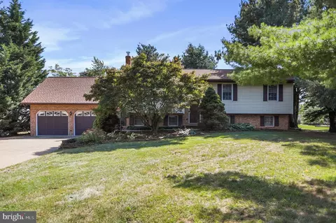 186 Grimes Dr, Martinsburg, WV 25403