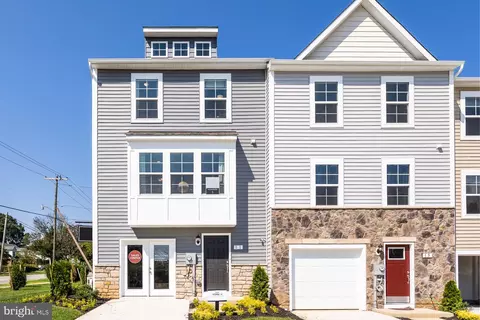 54 Colchester Ct, Bunker Hill, WV 25413