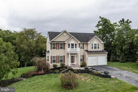 180 Drewery Ln, Falling Waters, WV 25419