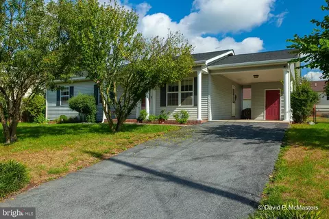 25 Hemmingway Ln, Martinsburg, WV 25405