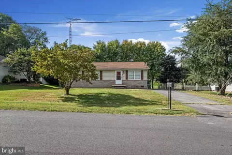 10 Dexter Dr, Martinsburg, WV 25405