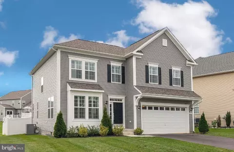 209 Strathmore Way W, Martinsburg, WV 25403