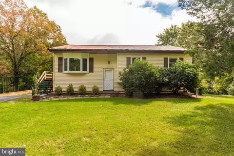 556 Conservation Dr, Hedgesville, WV 25427