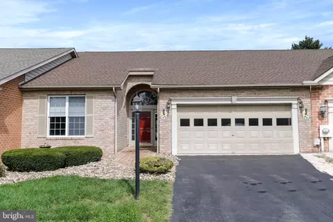 21 Bryn Mawr Ct, Falling Waters, WV 25419
