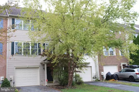 57 Effie Ln, Martinsburg, WV 25404