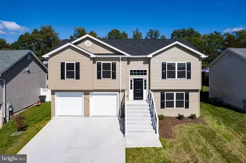 600 Ford Cir, Inwood, WV 25428