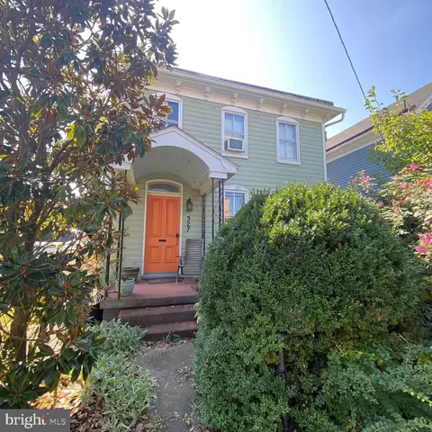 527 W John St, Martinsburg, WV 25401