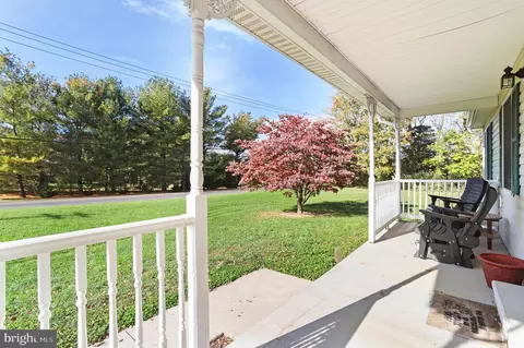 1428 Broad Ln, Falling Waters, WV 25419 photo 3