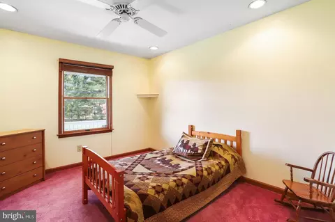 1428 Broad Ln, Falling Waters, WV 25419 photo 15