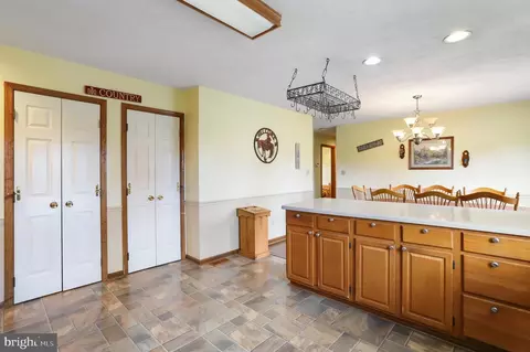 1428 Broad Ln, Falling Waters, WV 25419 photo 10