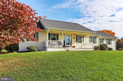 1428 Broad Ln, Falling Waters, WV 25419