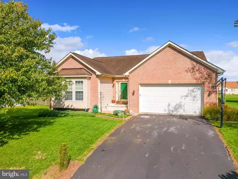 207 Caledonia Dr, Martinsburg, WV 25405