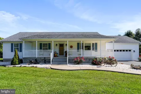 61 Foliage Dr, Martinsburg, WV 25403