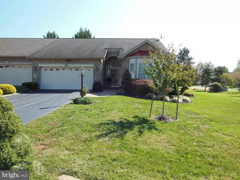 10 Whippoorwill Ln, Falling Waters, WV 25419