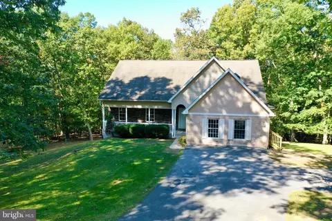 347 Breakaway Dr, Hedgesville, WV 25427