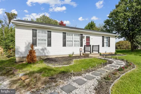 255 Midnoon Dr, Martinsburg, WV 25404
