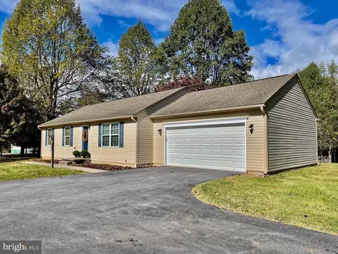 173 Elnina Dr, Hedgesville, WV 25427