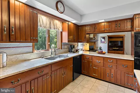 790 Colston Dr, Falling Waters, WV 25419 photo 14