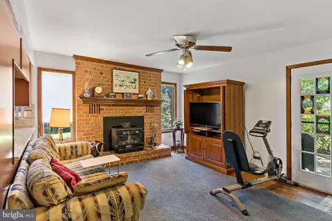 790 Colston Dr, Falling Waters, WV 25419 photo 10