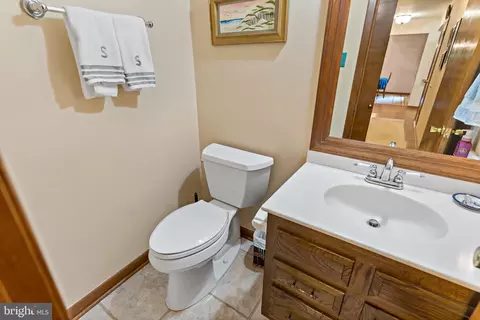 790 Colston Dr, Falling Waters, WV 25419 photo 9