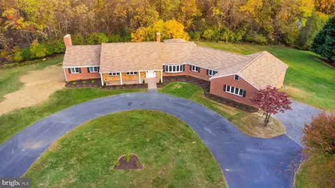 131 Castanea Dr, Martinsburg, WV 25403
