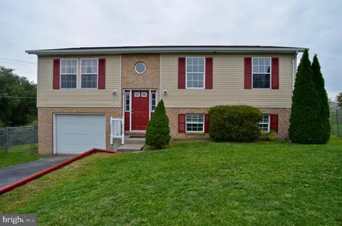 78 Academy Dr, Martinsburg, WV 25404