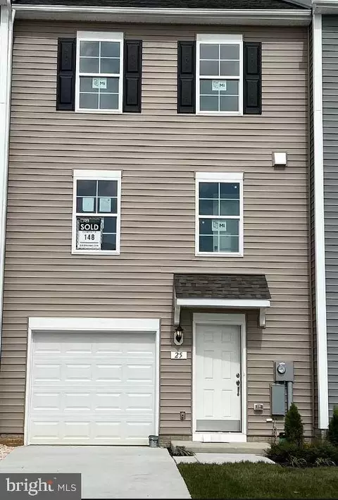 21 Andover Ct, Bunker Hill, WV 25413