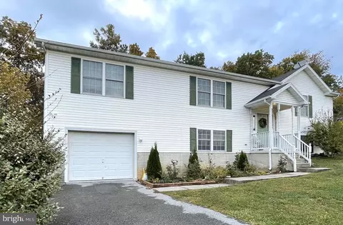 93 Burdette Dr, Martinsburg, WV 25404