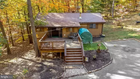 195 Brumbaugh Ln, Hedgesville, WV 25427