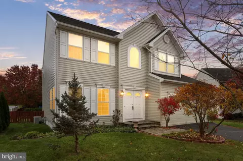 14 Hook Dr, Martinsburg, WV 25405