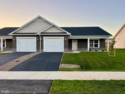 709 Dripping Spring Dr, Hedgesville, WV 25427 photo 1