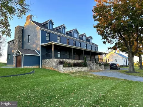 1643 Vineyard Rd, Falling Waters, WV 25419