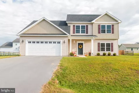 52 Aqueduct Ave, Martinsburg, WV 25404
