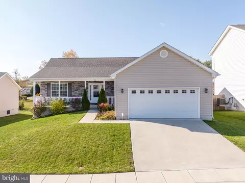 153 Moody Dr, Martinsburg, WV 25405