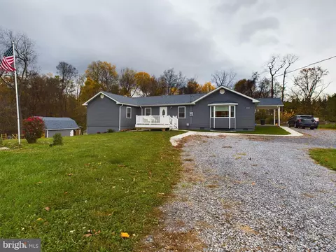 180 Flintlock Dr, Bunker Hill, WV 25413