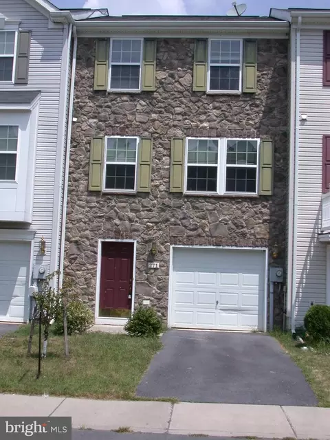 271 Scarboro Dr, Bunker Hill, WV 25413