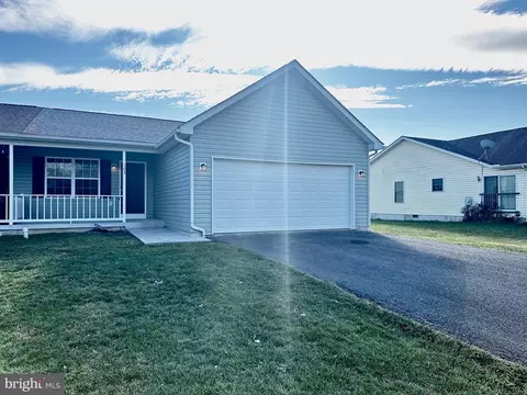 103 Disciple Ln, Inwood, WV 25428