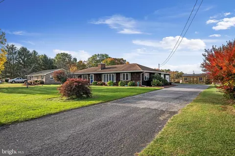 138 Knoll Dr, Martinsburg, WV 25405