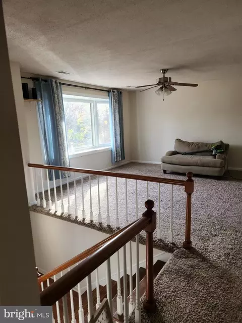 91 Merrimack Dr, Falling Waters, WV 25419 photo 5