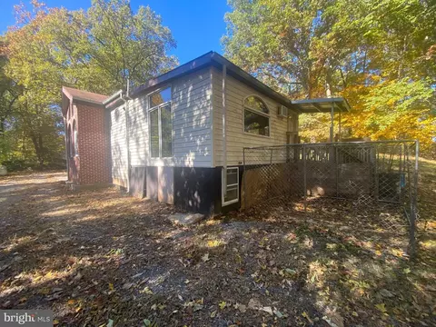 85 Dash Dr, Falling Waters, WV 25419 photo 3