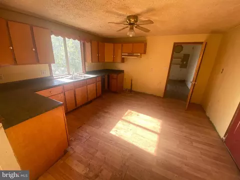 85 Dash Dr, Falling Waters, WV 25419 photo 7