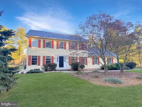 21 Schultz Ln, Falling Waters, WV 25419