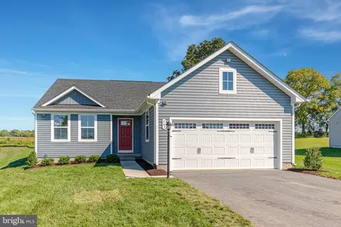 563 Otero Ln, Hedgesville, WV 25427