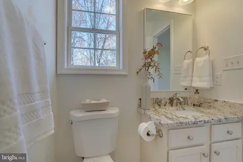 889 Emerson Dr, Falling Waters, WV 25419 photo 17