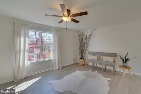 889 Emerson Dr, Falling Waters, WV 25419 photo 6