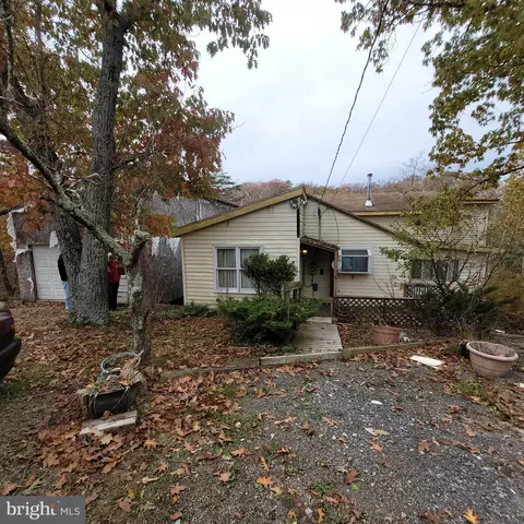 74 Luger Ln, Hedgesville, WV 25427