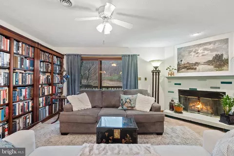 196 Tecumseh Trl, Hedgesville, WV 25427