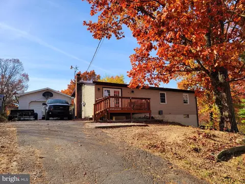 516 Hanshew Ln, Martinsburg, WV 25404