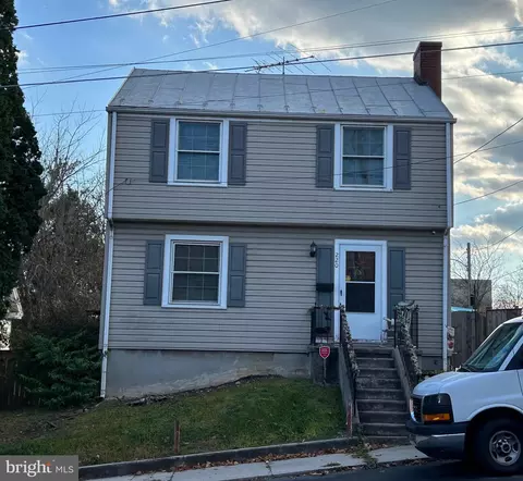 220 E John St, Martinsburg, WV 25401