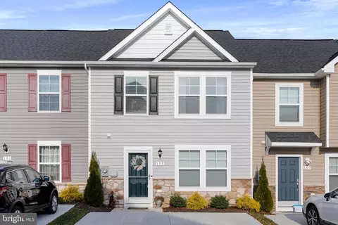195 Ran Rue Dr, Martinsburg, WV 25403
